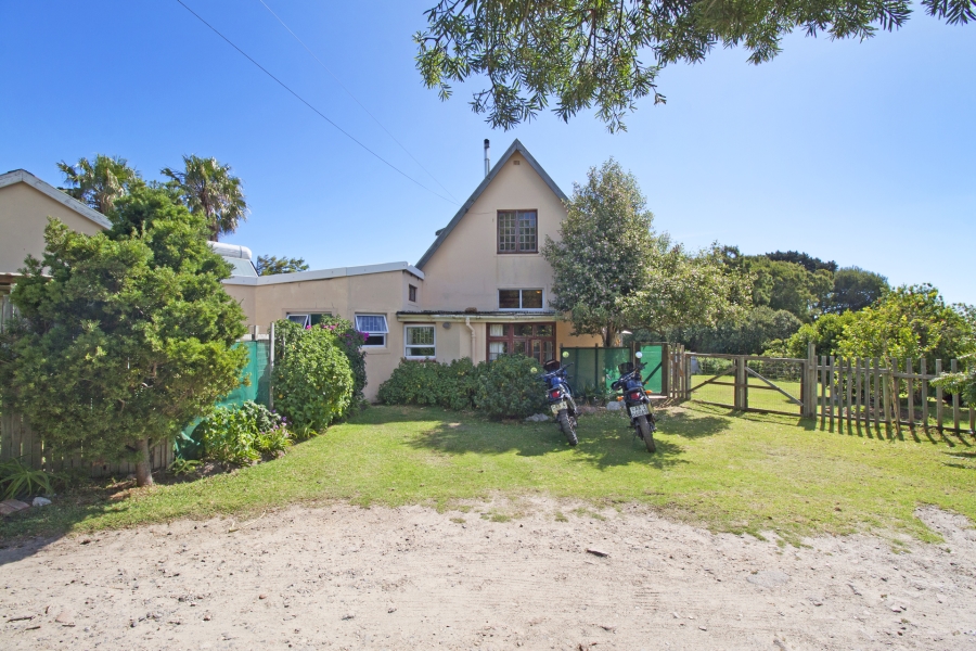 4 Bedroom Property for Sale in Meadowsteads Western Cape